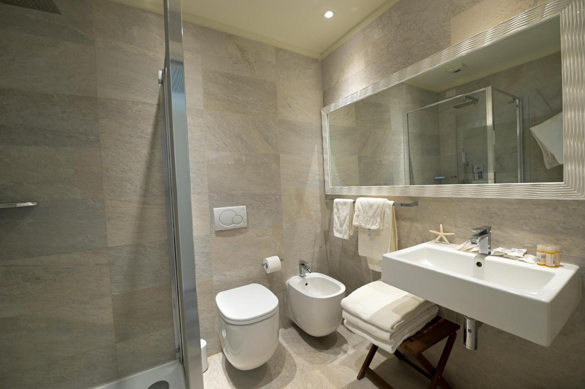 Panoramic Suite Lateral Sea View