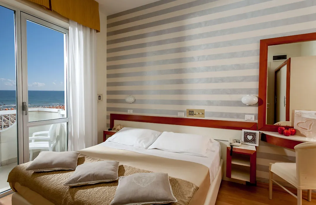 Hotel Aristeo Rimini fronte mare-1